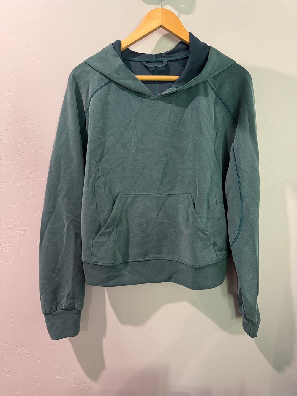 Lululemon loungeful cropped hoodie